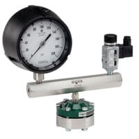 Distribution Manifolds connect multiple instruments to one diaphragm seal, eliminating multiple connections that lead to possible leak paths.